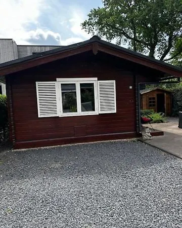 Sfeervolle Blokhut Op De Veluwe Op Recreatiepark Topparken In Beekbergen Met Vrije Tuin En Eigen Parkeerplaats Exterior photo